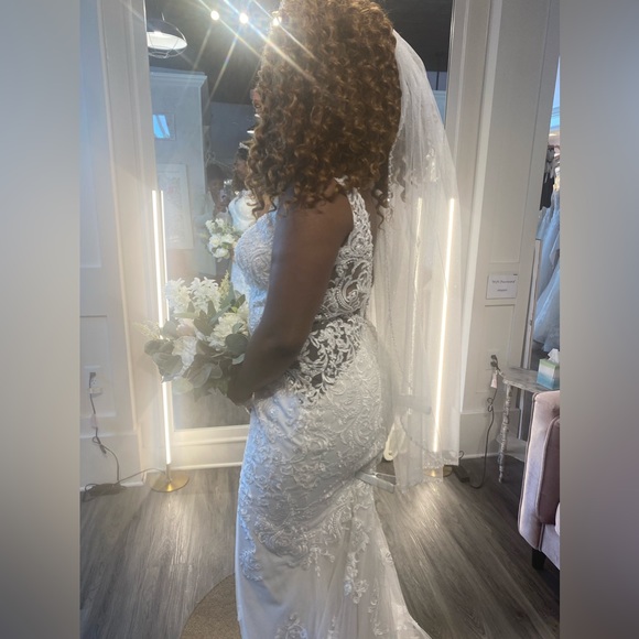 Maggie Sottero Lydia Anne Wedding Dress - Picture 6 of 16